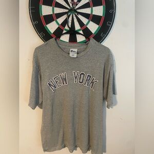 Grey New York Yankees vintage graphic tee